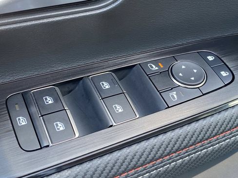 New 2026 Nissan Kicks SR FWD image 22
