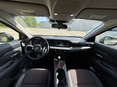Used 2025 Nissan Kicks SR FWD image 20
