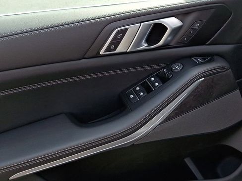 Used 2024 BMW X5 xDrive40i w/ Premium Package image 12