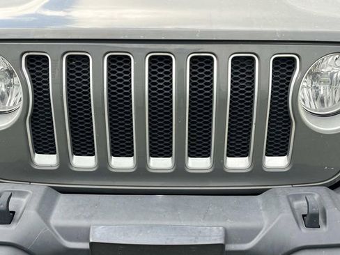 Used 2020 Jeep Wrangler Unlimited Sahara image 8