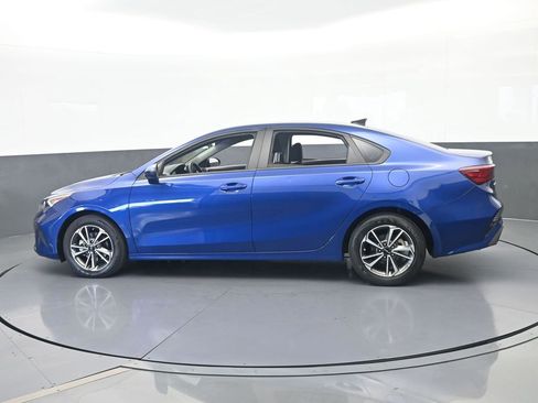 Used 2023 Kia Forte LXS FWD image 3