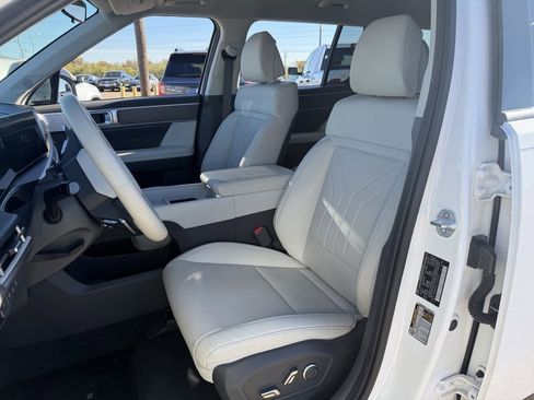 Used 2025 Hyundai Santa Fe SEL image 24