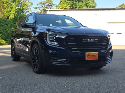 Used 2022 GMC Terrain SLT w/ Elevation Edition FWD image 8