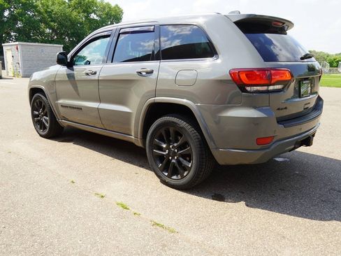 Used 2021 Jeep Grand Cherokee Laredo X AWD/4WD image 7