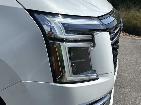 New 2026 Nissan Armada SL w/ Captain's Chari Seat Package AWD/4WD image 10