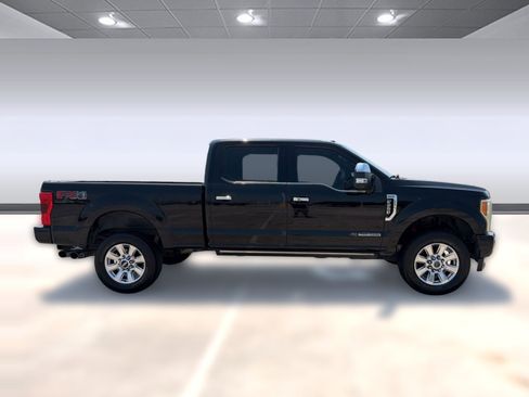 Used 2017 Ford F250 Platinum w/ Platinum Ultimate Package AWD/4WD image 7