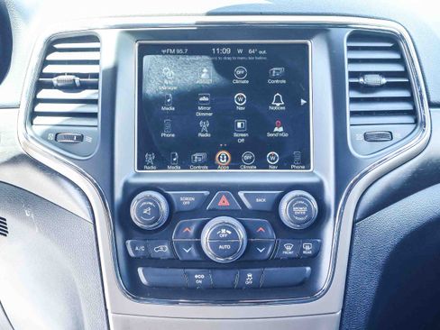 Used 2015 Jeep Grand Cherokee Laredo w/ Quick Order Package 23E AWD/4WD image 7