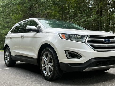 Used 2016 Ford Edge Titanium FWD image 3