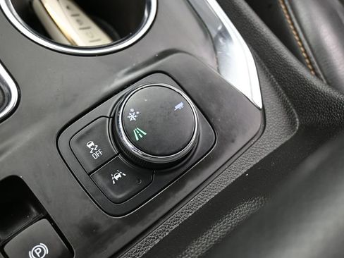 Used 2021 Chevrolet Traverse Premier w/ Redline Edition image 42