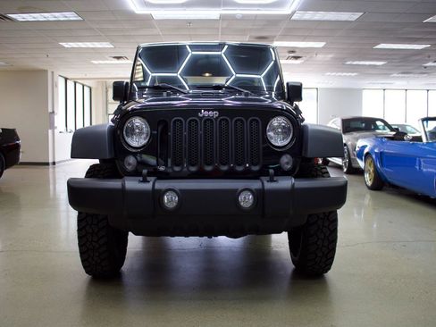 Used 2018 Jeep Wrangler Unlimited Sport w/ Connectivity Group image 14