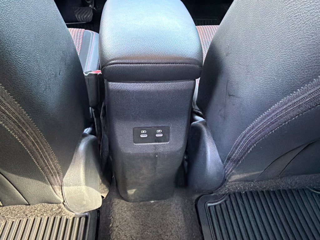 Used 2025 Nissan Kicks SR AWD/4WD image 18