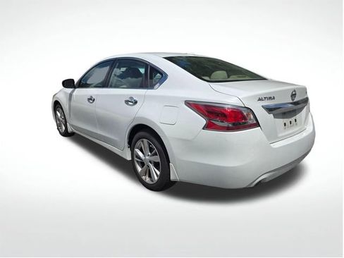 Used 2015 Nissan Altima 2.5 SL w/ Moonroof Package FWD image 8