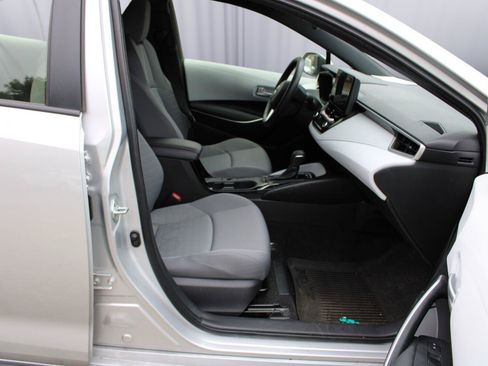 Used 2025 Toyota Corolla SE AWD/4WD image 21