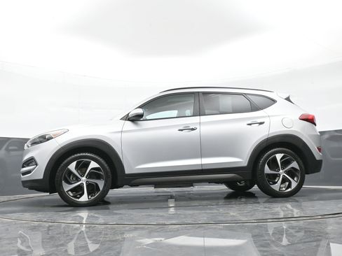 Used 2016 Hyundai Tucson Limited w/ Option Group 03 image 43