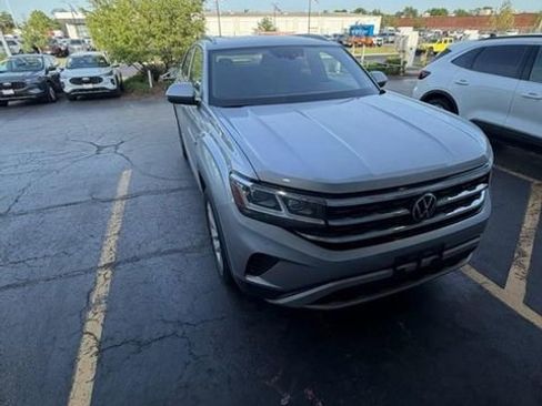 Used 2021 Volkswagen Atlas Cross Sport SE w/ Panoramic Sunroof Package AWD/4WD image 2