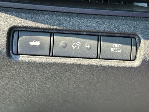 Used 2024 Nissan Altima 2.5 SR FWD image 25