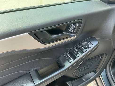 Used 2022 Ford Escape SE w/ Convenience Package FWD image 16