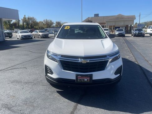 Used 2023 Chevrolet Equinox LS w/ Driver Confidence II Package image 2