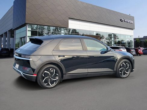Certified 2024 Hyundai Ioniq 5 SEL RWD image 2