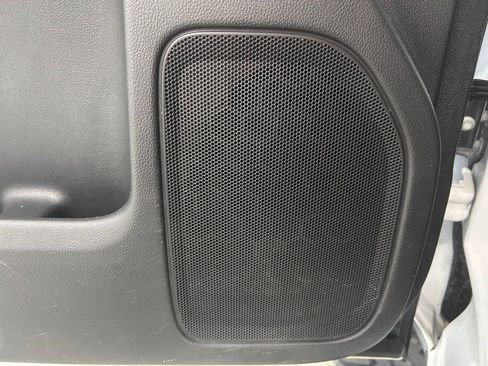 Used 2018 Chevrolet Silverado 1500 LT AWD/4WD image 6