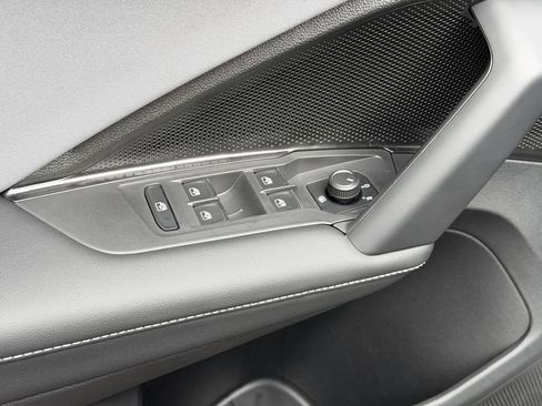 New 2026 Volkswagen Tiguan SE R-Line FWD image 22