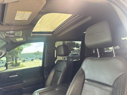 Used 2020 GMC Sierra 2500 Denali w/ Denali Ultimate Package AWD/4WD image 7