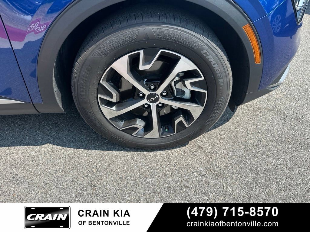 Certified 2025 Kia Sportage EX FWD image 8