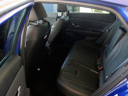 Used 2025 Hyundai Elantra Limited FWD image 10