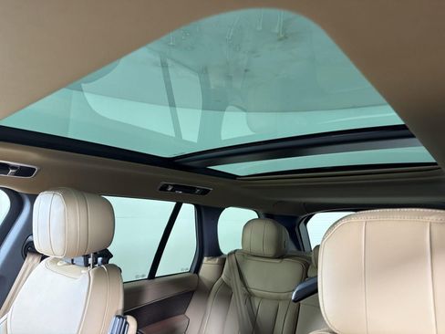 New 2026 Land Rover Range Rover SE image 9