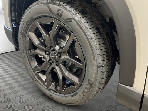 New 2025 Honda Pilot Touring image 12