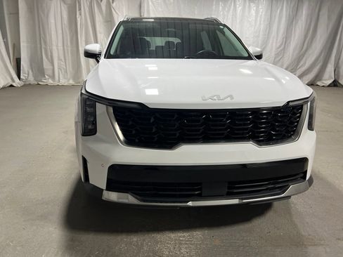 Used 2024 Kia Sorento S w/ Panoramic Sunroof Package FWD image 2
