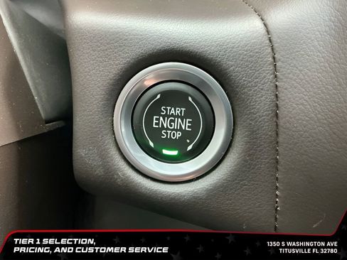 Used 2022 GMC Yukon XL SLT w/ SLT Luxury Package AWD/4WD image 32