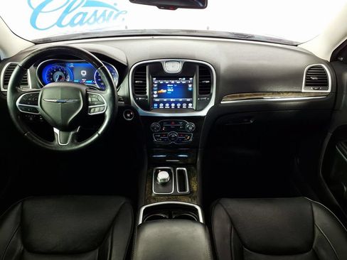 Used 2018 Chrysler 300 Limited w/ Safetytec Plus Group RWD image 12