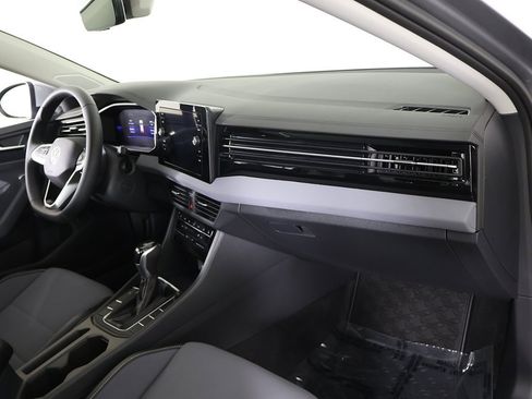 Used 2026 Volkswagen Jetta SE image 29