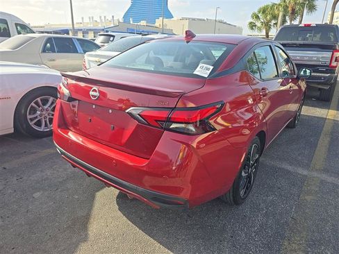 Used 2025 Nissan Versa SR FWD image 4