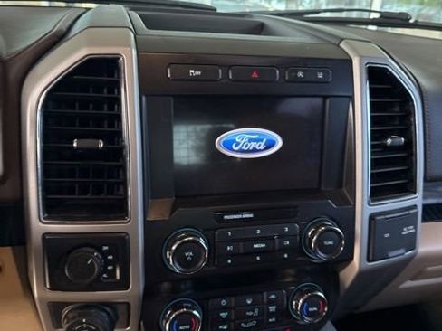 Used 2020 Ford F150 Lariat AWD/4WD image 10