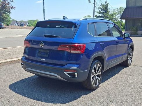 Certified 2024 Volkswagen Taos SE image 10