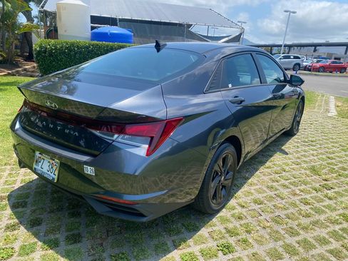 Used 2022 Hyundai Elantra SEL w/ Convenience Package FWD image 7