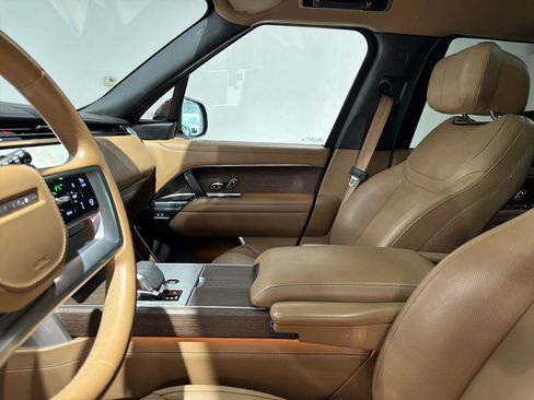 Used 2024 Land Rover Range Rover Long Wheelbase Autobiography image 22