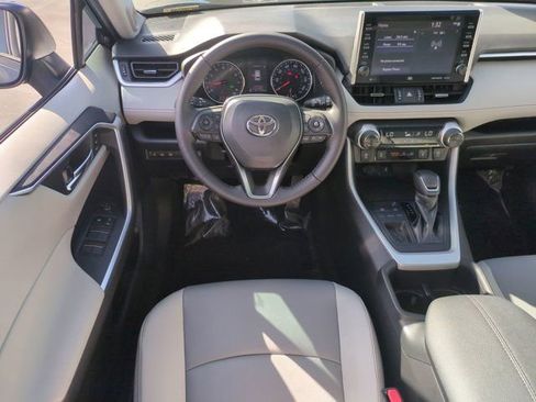 Used 2022 Toyota RAV4 XLE Premium image 24