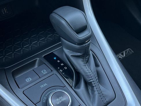 Certified 2023 Toyota RAV4 LE AWD/4WD image 21