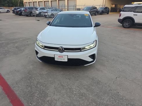 Used 2025 Volkswagen Jetta Sport FWD image 5