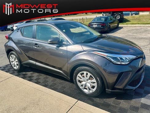 Used 2021 Toyota C-HR LE image 1