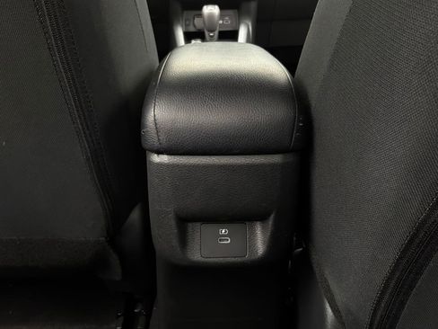 Used 2025 Nissan Versa SV FWD image 12