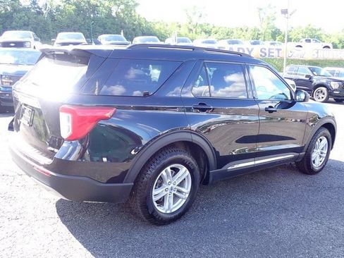 Used 2023 Ford Explorer XLT w/ Equipment Group 202A AWD/4WD image 8
