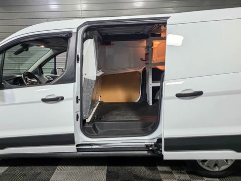 Used 2016 Ford Transit Connect XLT image 10