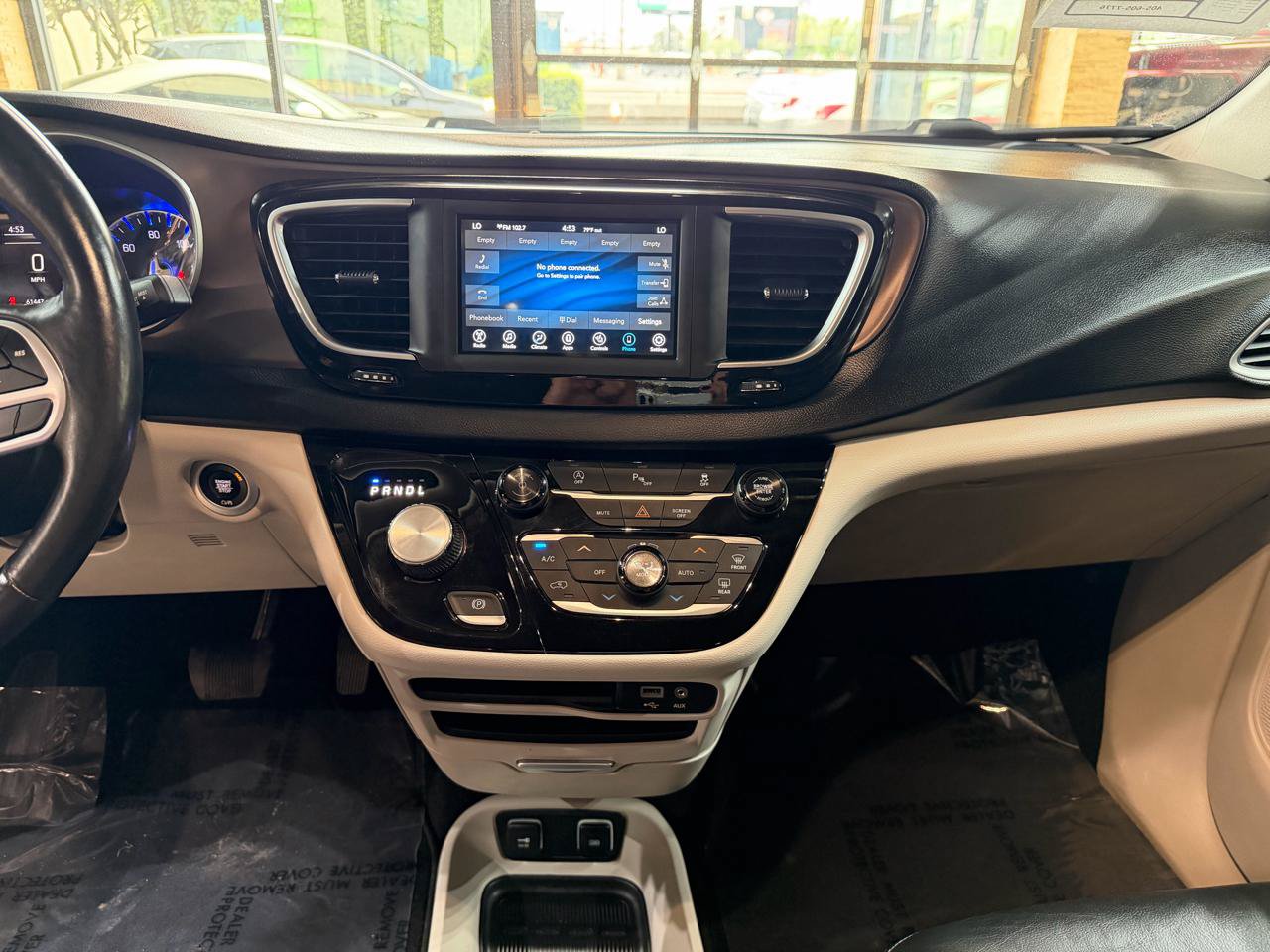 Used 2019 Chrysler Pacifica Touring-L FWD image 45