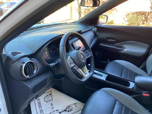Used 2021 Nissan Kicks SR FWD image 28
