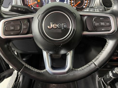 Used 2020 Jeep Wrangler Unlimited Sahara image 16