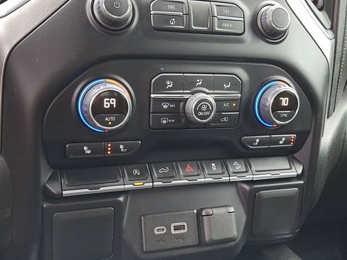 Certified 2022 Chevrolet Silverado 1500 RST image 25